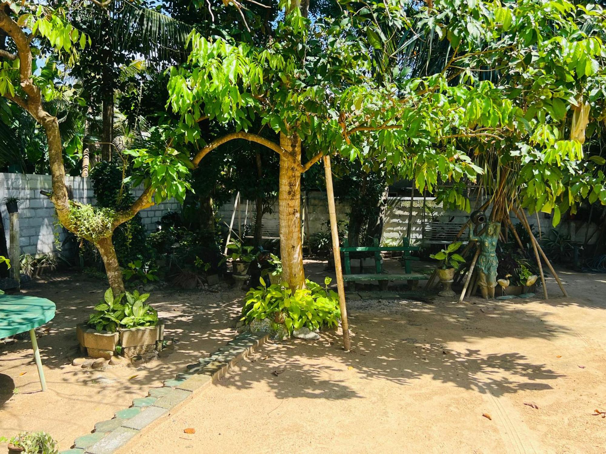 Villa Eco Green Airport Katunayaka Bagian luar foto
